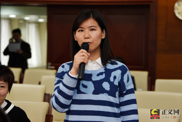 中国青年网记者提问
